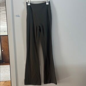 Lululemon groove size 4 green